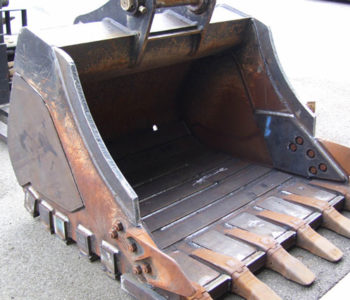 Wear Plates on 30 Tonne Excavator Bucket2